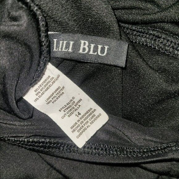 LILI BLU Slimming Ruched Crossover Haulter One-Piece Bathingsuit Women's Size 14 - Picture 3 of 3